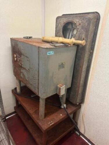 HOBART 4046 BENCH TYPE MEAT GRINDER.