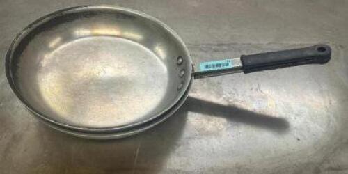 (2) 14" SKILLETS