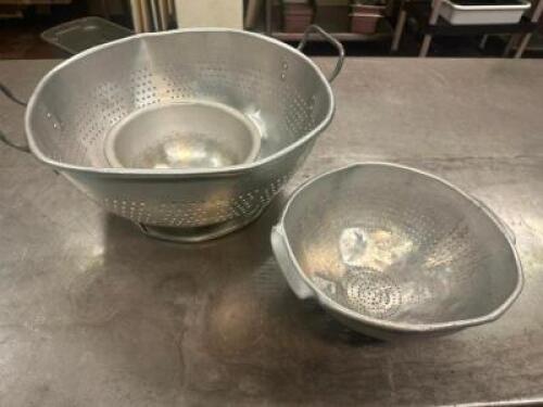 (2) ASSORTED COLANDERS AND (1) SMALL BOWL