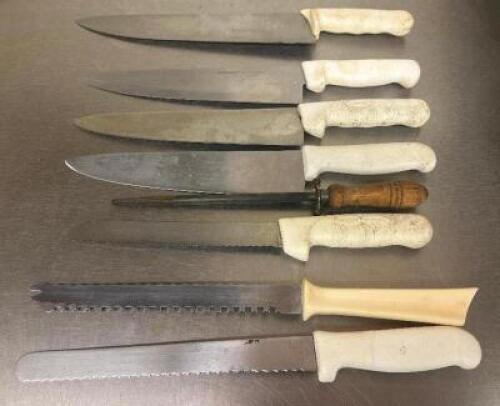 (8) PIECE COMMERCIAL KNIFE SET.