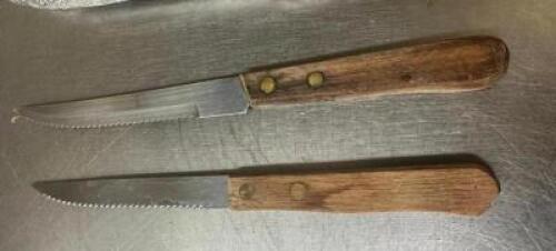 (30) STEAK KNIVES W/ BLACK WOODEN