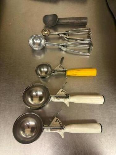(6) ASSORTED SCOOPS