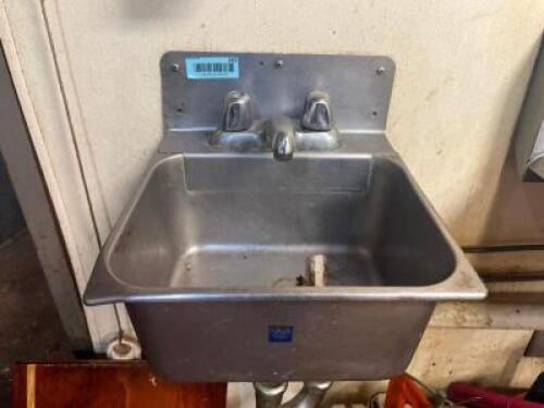 WALL MOUNTED STAINLESS HAND SINK