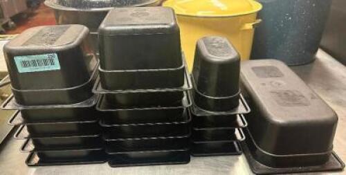 (1) LOT OF ASSORTED BLACK PLASTIC MARKET INSERTS.