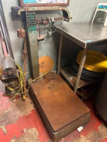 VINTAGE FAIRBANKS MORSE SHIPPING SCALE