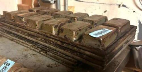 (4) 12 GROUP SMALL METAL LOAF PANS.