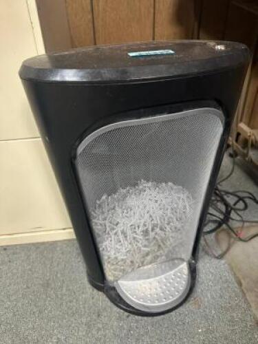 FELLOWS PAPER SHREDDER W/ CAN