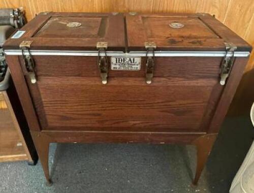 IDEAL VINTAGE TOLEDO COOKER / FIRELESS STOVE WARMER BOX.