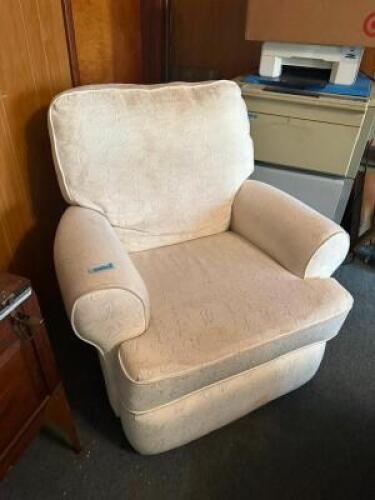 WHITE UPHOLSTERED ARM CHAIR