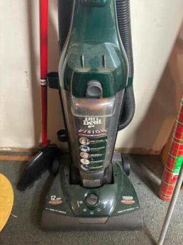 DIRT DEVIL VACUUM CLEANER