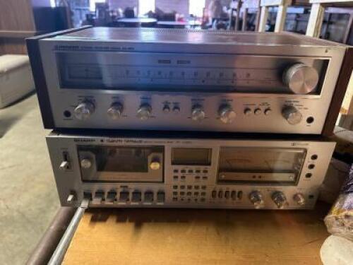 (2) PIECES OF VINTAGE STEREO EQUIPMENT