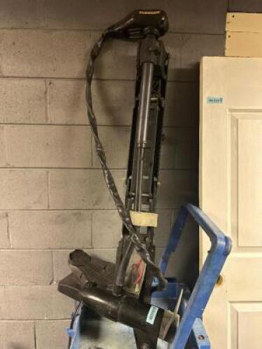 EVINRUDE TROLLING MOTOR.