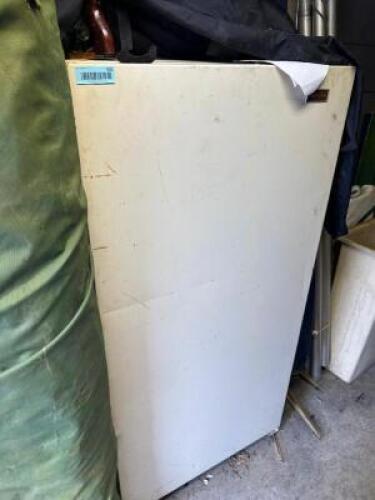 UPRIGHT HOUSE HOLD FRIDGE