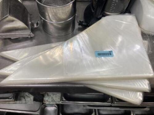(1) LOT OF DISPOSABLE PASTRY BAGS.