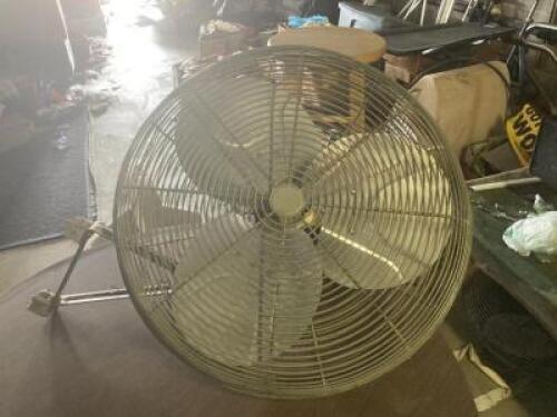 (5) 28" WALL MOUNTED FANS