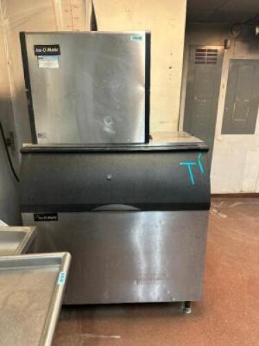 ICE O MATIC 1000 LB. AIR COOLED ICE HEAD W/ STORAGE BIN
