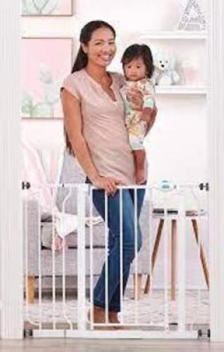 DESCRIPTION: (1) EXTRA WIDE SAFETY GATE BRAND/MODEL: REGALO INFORMATION: WHITE RETAIL$: $54.99 EA QTY: 1