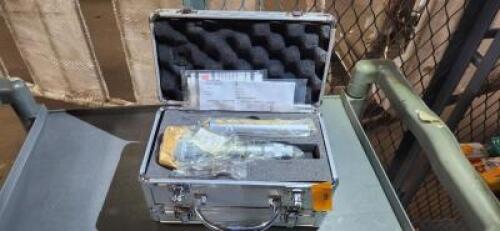 DESCRIPTION: (1) MECHANICAL INSIDE HOLE MICROMETER BRAND/MODEL: SPI 15-742-0 SIZE: 2.5-3" RANGE RETAIL$: $1,052.08 QTY: 1