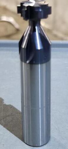 DESCRIPTION: (4) SOLID CARBIDE KESEAT CUTTER BRAND/MODEL: MITGI R03-587 SIZE: .6240'D RETAIL$: $36.60 QTY: 4