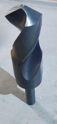 DESCRIPTION: (1) REDUCED SHANK DRILL BIT BRAND/MODEL: VC 01341221 SIZE: 1-11/32" 1/2" DIA RETAIL$: $58.94 QTY: 1