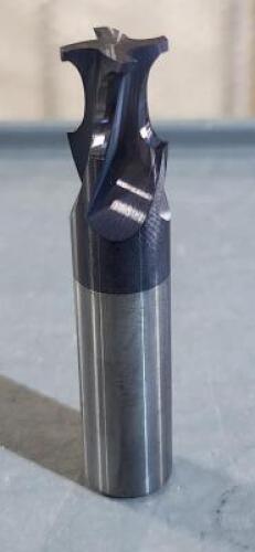 DESCRIPTION: (3) SOLID CARBIDE END MILLS BRAND/MODEL: MITGI E01-127 SIZE: 1/2" D QTY: 3