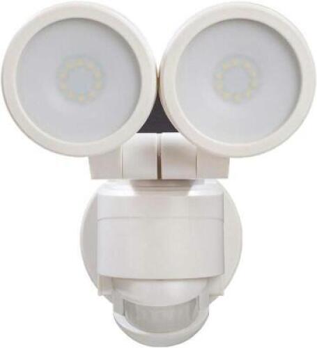 DESCRIPTION: (1) MOTION DETECTING SECURITY LIGHT BRAND/MODEL: DEFIANT 1002 366 591 SIZE: 180 DEG 40' RANGE 1200 LUMEN RETAIL$: $47.98 QTY: 1