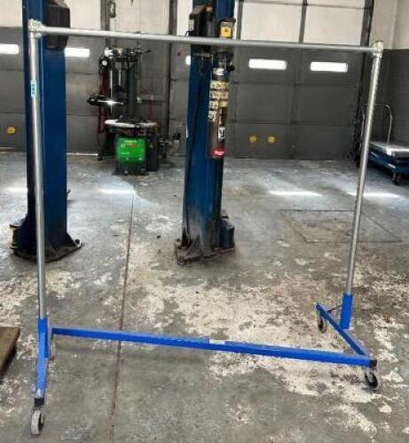 ROLLABOUT HANGING RACK