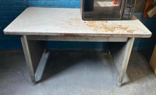METAL TABLE