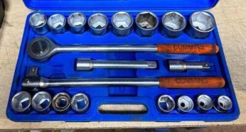 RATCHET SET WITH CASE