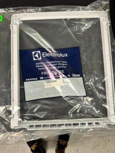 FRIDGIDAIRE SHELF FRAME UNIT