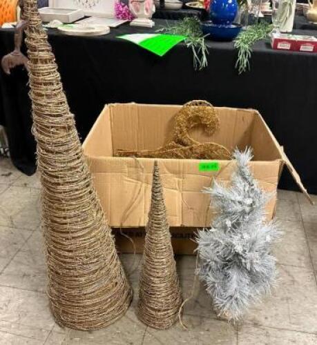 ASSORTED HOLIDAY DECOR