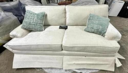 WHITE LOVE SEAT