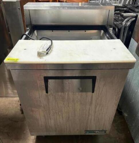 TRUE 27" SINGLE DOOR SANDWICH PREP COOLER.
