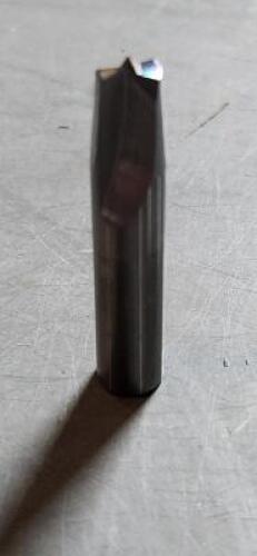DESCRIPTION: (7) SOLID CARBIDE SPOTTING DRILLS BRAND/MODEL: MITGI E01-191 A SIZE: .1280" D RETAIL$: $26.10 QTY: 7