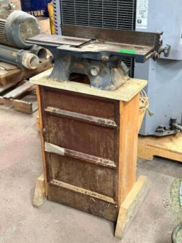 NAME: PLANER WITH STAND DESCRIPTION: PLANER WITH STAND THIS LOT IS: ONE MONEY QTY: 1