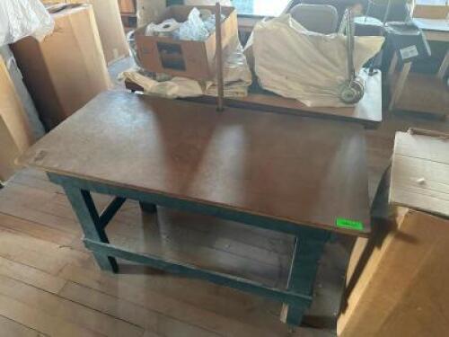 HEAVY DUTY WORK TABLE