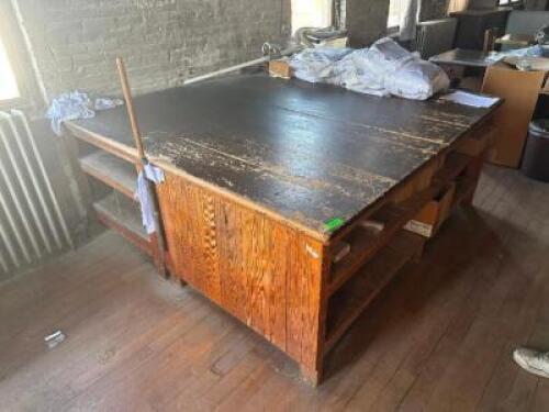 HEAVY DUTY WORK TABLE