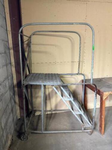 ROLLING LADDER