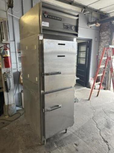 DESCRIPTION: VICTORY SPLIT DOOR COMMERCIAL REFRIGERATOR. BRAND / MODEL: VICTORY RA-D-S7-HD ADDITIONAL INFORMATION 115 VOLT, 1 PHASE CONTACT For more d