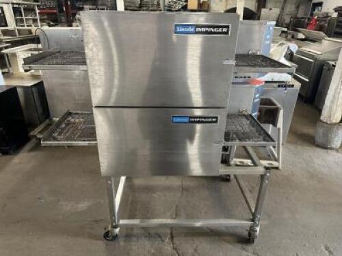 DESCRIPTION: LINCOLN DOUBLE STACK ELECTRIC PIZZA OVEN. BRAND / MODEL: LINCOLN 1132-000-A ADDITIONAL INFORMATION 208 VOLT, 3 PHASE, VERY CLEAN CONTACT