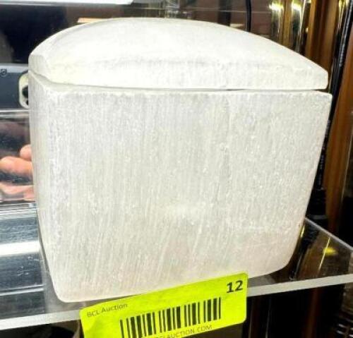 DESCRIPTION: SELENITE JAR SIZE: 4"X4" QTY: 1