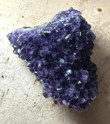 DESCRIPTION: AMETHYST SPECIMEN SIZE: 3-1/2"X2" QTY: 1
