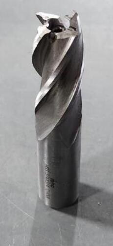 DESCRIPTION: (1) HSS SQ END MILL BRAND/MODEL: VC 01720507 SIZE: 3/4'; DIA 1-5/8" LOC RETAIL$: $11.31 QTY: 1