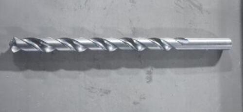 DESCRIPTION: (1) HSS TAPER LENGTH DRILL BRAND/MODEL: CLEVELAND C09772 SIZE: 11/16" 118* RETAIL$: $169.64 QTY: 1
