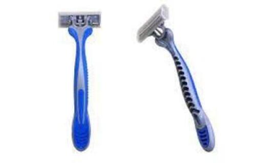 DESCRIPTION: (3) PACKS OF (3) TRIPLE BLADE RAZORS FOR MEN BRAND/MODEL: RAZORMAX #SB3340BLUE RETAIL$: $9.99 EA QTY: 3
