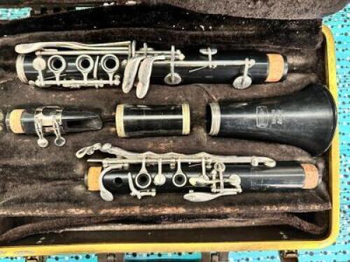 BUNDY RESONITE PLASTIC CLARINET