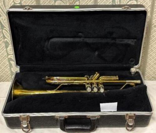 HOLTON COLLEGIATE TRUMPET WITH HARD CASE