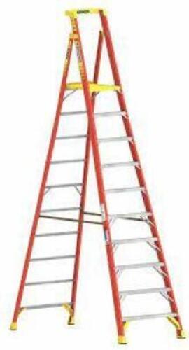 DESCRIPTION: (1) PODIUM STEPLADDER BRAND/MODEL: WERNER INFORMATION: ORANGE SIZE: 13' RETAIL$: $537.89 EA QTY: 1