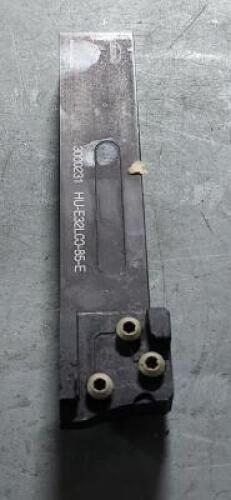 DESCRIPTION: (1) INDEXABLE CUT OFF TOOL HOLDER BRAND/MODEL: HERTEL 45738069 SIZE: 1-1/4" SD QTY: 1