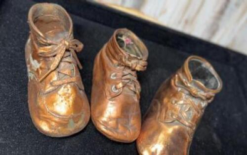 VINTAGE BRONZE PLATED BABY SHOES